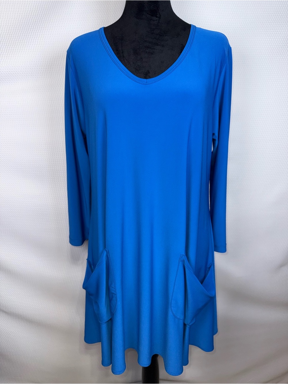 Sun Kim Blue Tunic Top Medium Made in USA 3/4 Sleeve Pockets Stretch Lagenlook